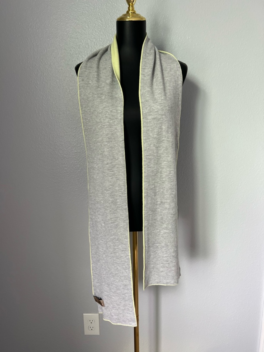 GAP Reversible Light Gray/ Pale Green Knit Scarf